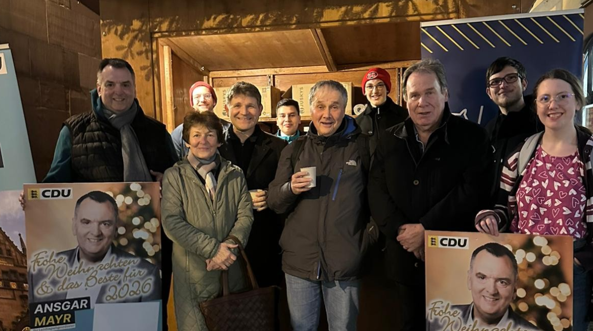 CDU auf dem Weihnachtsmarkt offen f�r Fragen und Anregungen 